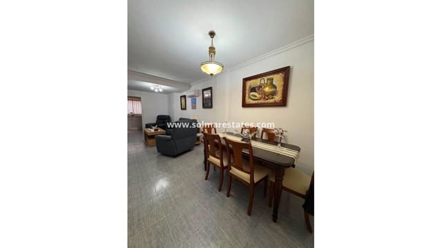 3 soveværelse Byhus til salg i Playa Flamenca, Orihuela med swimmingpool - € 200.000 (Ref: 10093708)