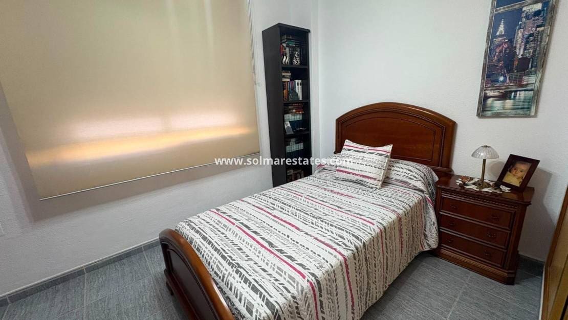 3 soveværelse Byhus til salg i Playa Flamenca med swimmingpool - € 200.000 (Ref: 10093708)