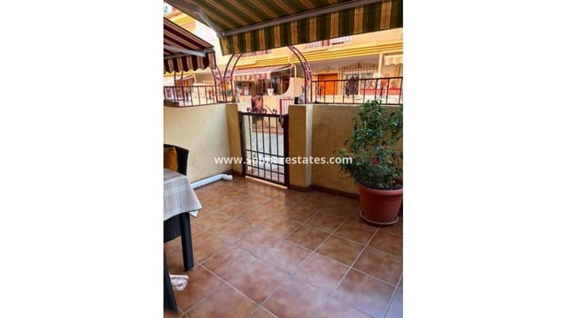3 soveværelse Byhus til salg i Playa Flamenca, Orihuela med swimmingpool - € 200.000 (Ref: 10093708)
