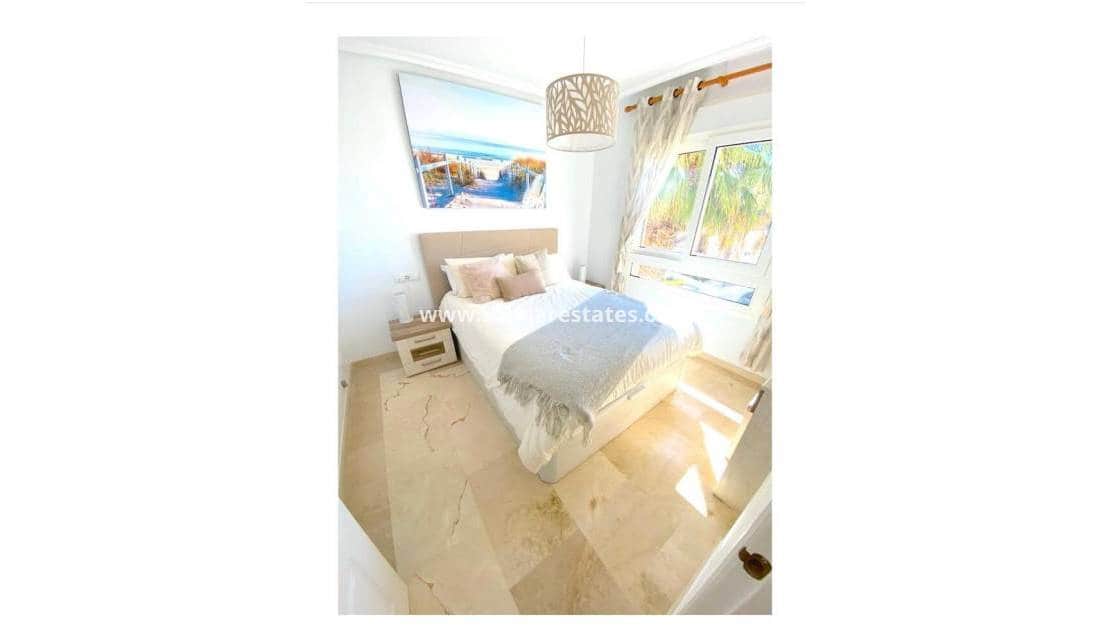 2 makuuhuone Huoneisto myytävänä paikassa Playa Flamenca mukana uima-altaan - 189 950 € (Ref: 10095018)