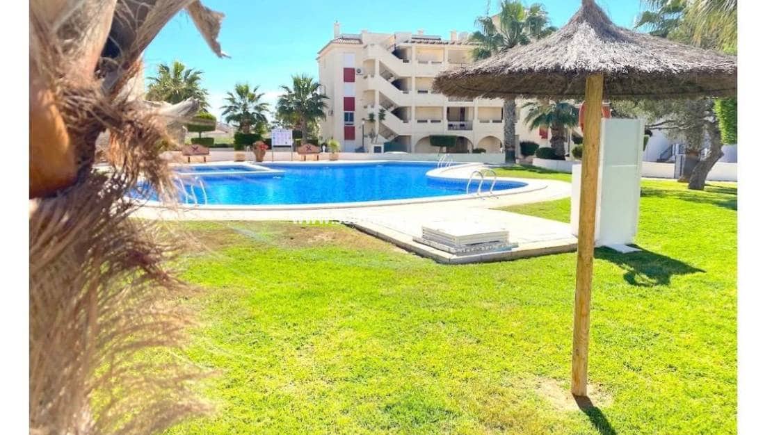 2 makuuhuone Huoneisto myytävänä paikassa Playa Flamenca mukana uima-altaan - 189 950 € (Ref: 10095018)