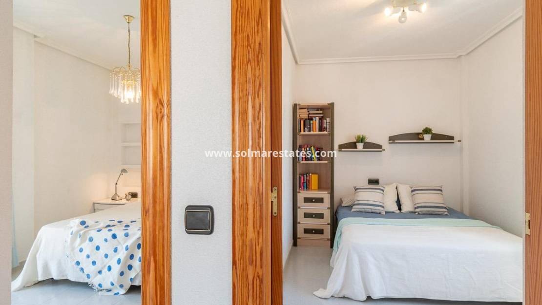 2 makuuhuone Huoneisto myytävänä paikassa Playa Flamenca mukana uima-altaan - 239 000 € (Ref: 10095464)