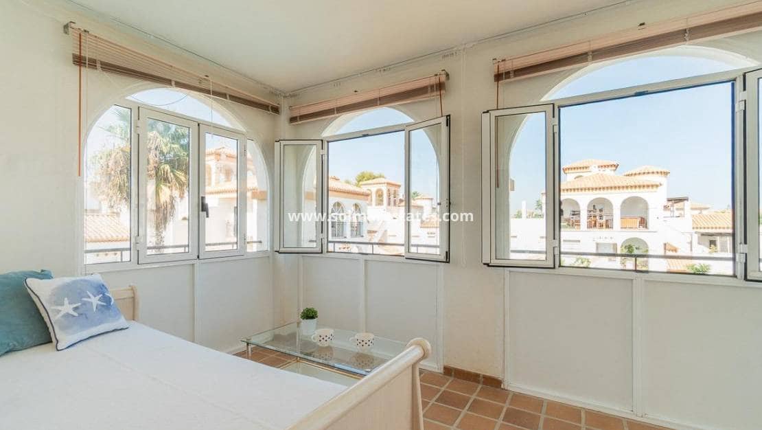 2 makuuhuone Huoneisto myytävänä paikassa Playa Flamenca mukana uima-altaan - 239 000 € (Ref: 10095464)