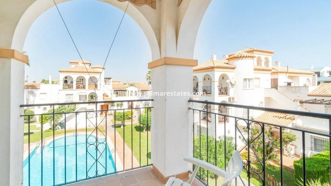 2 makuuhuone Huoneisto myytävänä paikassa Playa Flamenca mukana uima-altaan - 239 000 € (Ref: 10095464)