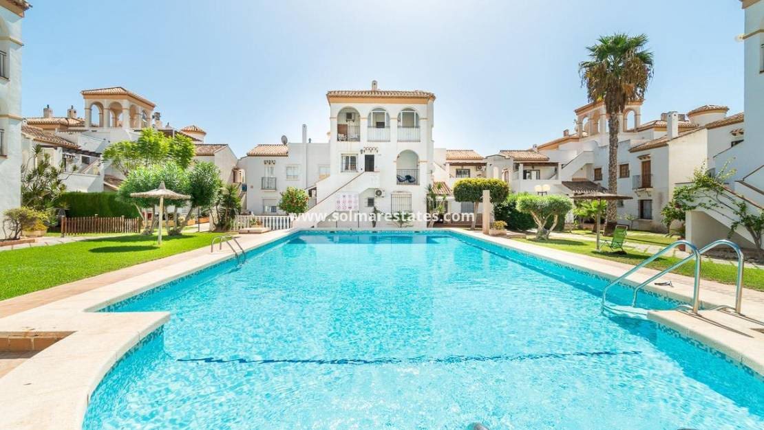 2 makuuhuone Huoneisto myytävänä paikassa Playa Flamenca mukana uima-altaan - 239 000 € (Ref: 10095464)