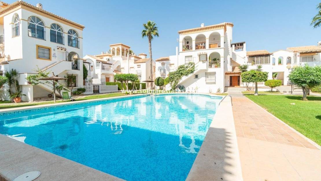 2 makuuhuone Huoneisto myytävänä paikassa Playa Flamenca mukana uima-altaan - 239 000 € (Ref: 10095464)