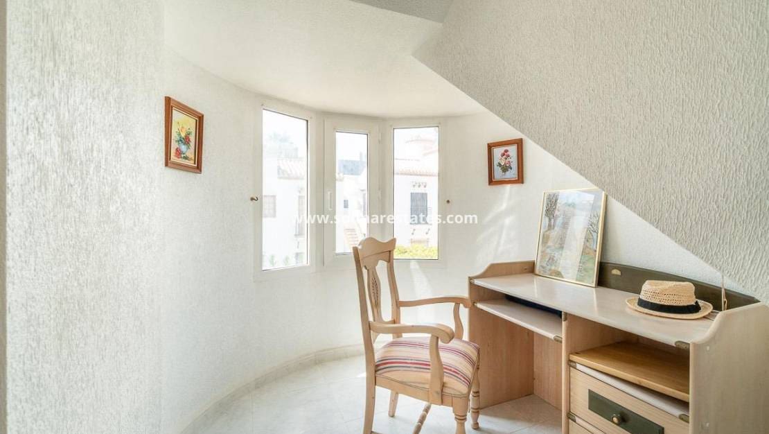 2 makuuhuone Huoneisto myytävänä paikassa Playa Flamenca mukana uima-altaan - 239 000 € (Ref: 10095464)