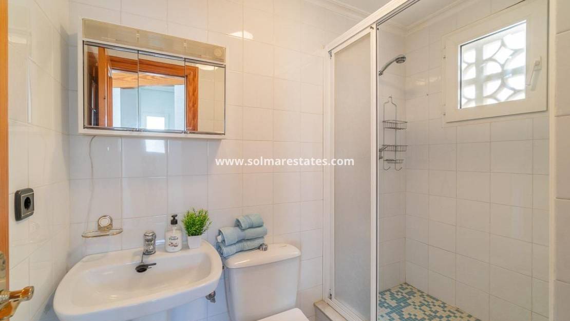 2 makuuhuone Huoneisto myytävänä paikassa Playa Flamenca mukana uima-altaan - 239 000 € (Ref: 10095464)