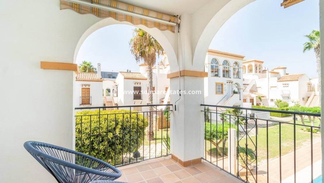 2 makuuhuone Huoneisto myytävänä paikassa Playa Flamenca mukana uima-altaan - 239 000 € (Ref: 10095464)