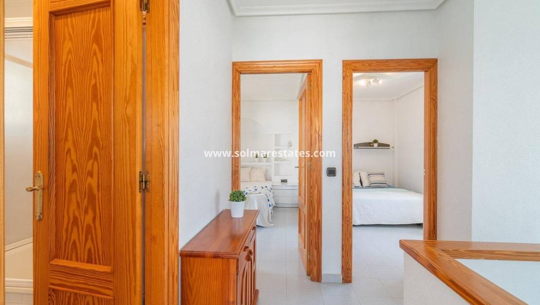 2 makuuhuone Huoneisto myytävänä paikassa Playa Flamenca mukana uima-altaan - 239 000 € (Ref: 10095464)
