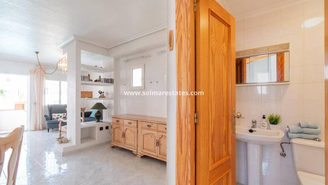 2 makuuhuone Huoneisto myytävänä paikassa Playa Flamenca mukana uima-altaan - 239 000 € (Ref: 10095464)