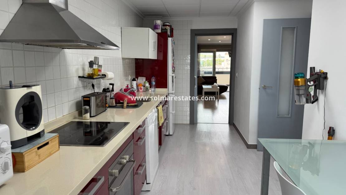 3 soveværelse Lejlighed til salg i Jacarilla med swimmingpool garage - € 165.000 (Ref: 10098614)