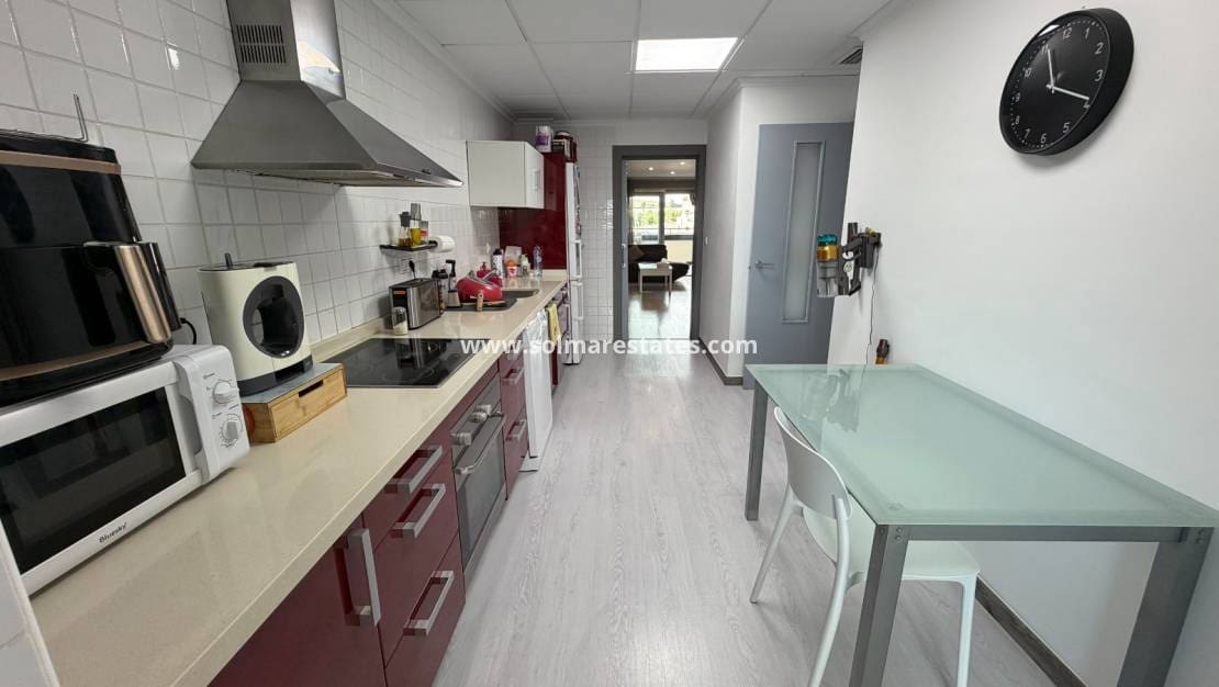 3 soveværelse Lejlighed til salg i Jacarilla med swimmingpool garage - € 165.000 (Ref: 10098614)