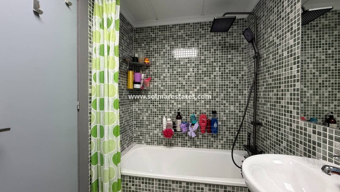 3 soveværelse Lejlighed til salg i Jacarilla med swimmingpool garage - € 165.000 (Ref: 10098614)