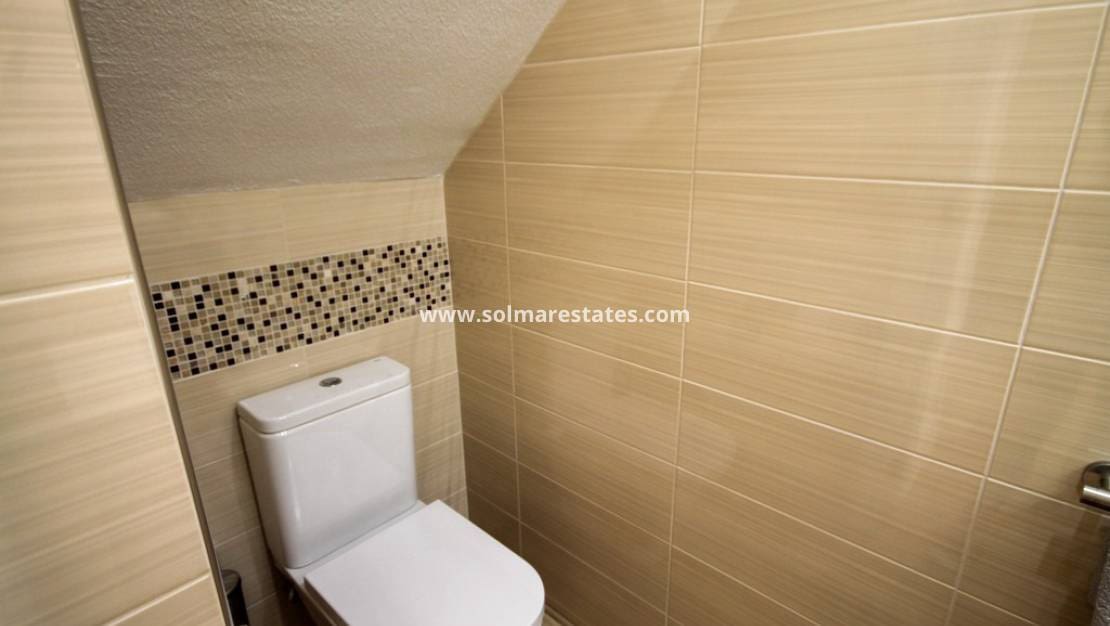 2 sypialnia Dom na sprzedaż w Orihuela Costa z basenem - 205 000 € (Ref: 10098615)