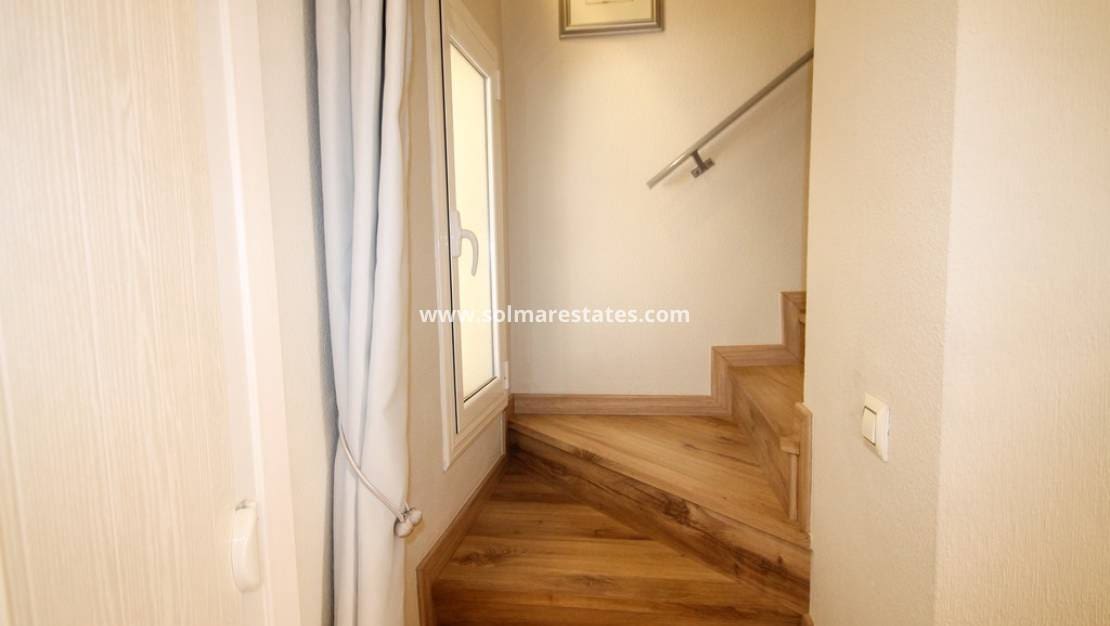 2 sypialnia Dom na sprzedaż w Orihuela Costa z basenem - 205 000 € (Ref: 10098615)