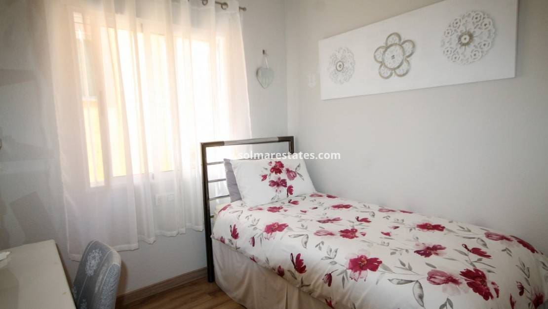 2 sypialnia Dom na sprzedaż w Orihuela Costa z basenem - 205 000 € (Ref: 10098615)