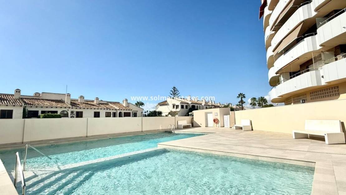 2 slaapkamer Appartement te koop in La Zenia met zwembad - € 215.000 (Ref: 10098800)