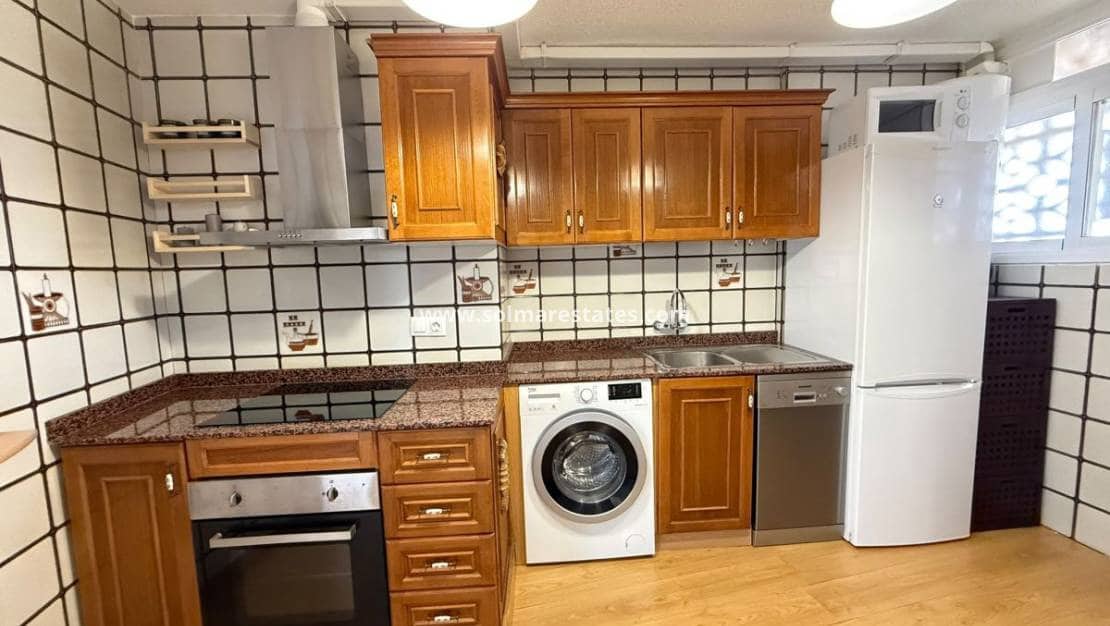 2 slaapkamer Appartement te koop in La Zenia met zwembad - € 215.000 (Ref: 10098800)