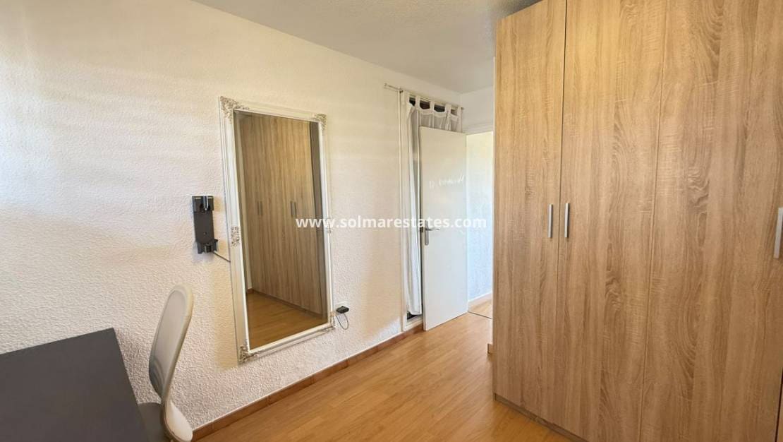 2 slaapkamer Appartement te koop in La Zenia met zwembad - € 215.000 (Ref: 10098800)