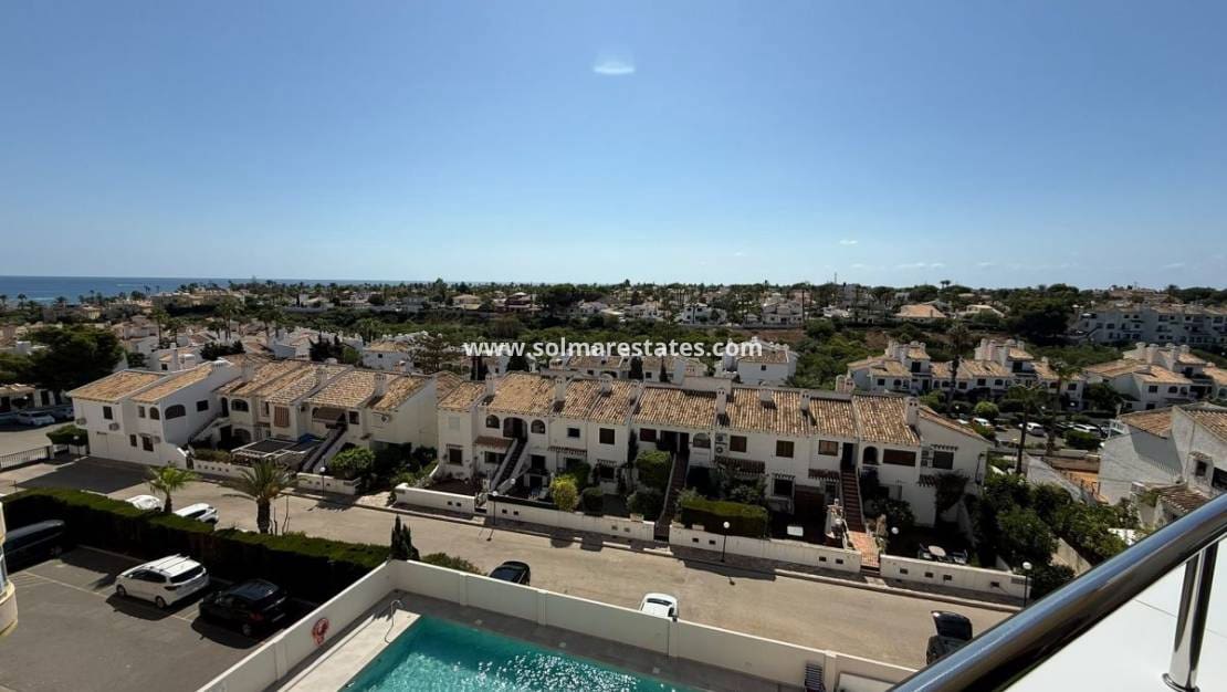 2 slaapkamer Appartement te koop in La Zenia met zwembad - € 215.000 (Ref: 10098800)