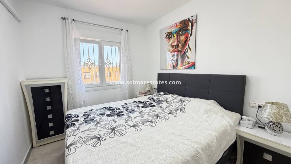 3 bedroom Apartment for sale in Cabo Roig with pool - € 199,995 (Ref: 10098953)