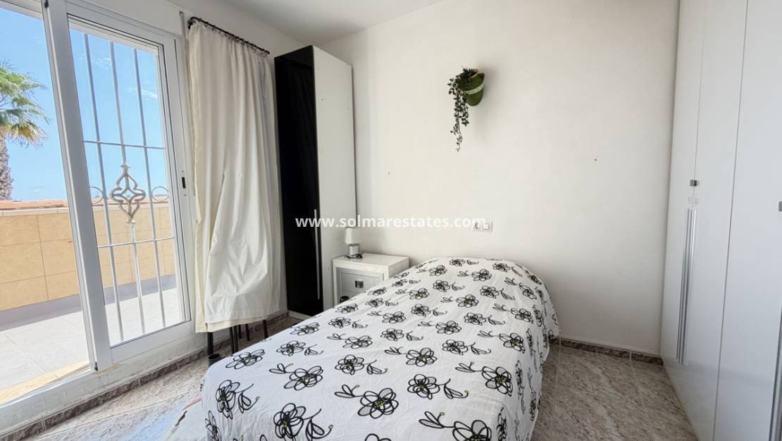 3 bedroom Apartment for sale in Cabo Roig with pool - € 199,995 (Ref: 10098953)