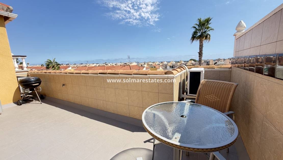 3 bedroom Apartment for sale in Cabo Roig with pool - € 199,995 (Ref: 10098953)