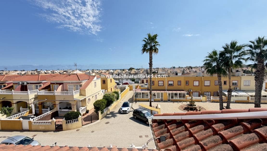 3 bedroom Apartment for sale in Cabo Roig with pool - € 199,995 (Ref: 10098953)