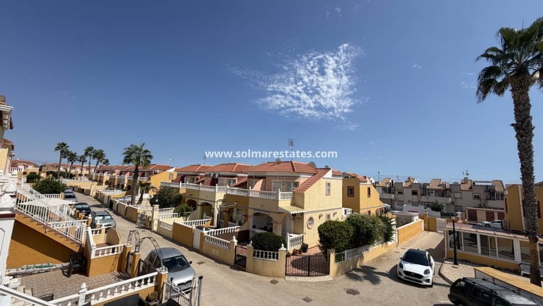 3 bedroom Apartment for sale in Cabo Roig with pool - € 199,995 (Ref: 10098953)