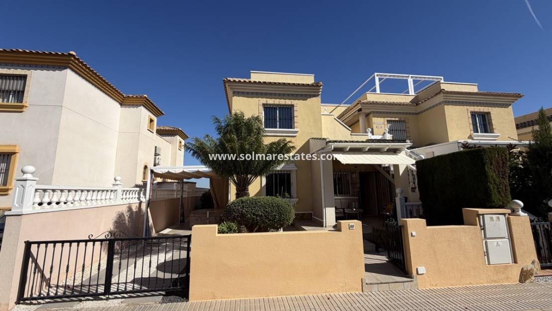 2 soverom Leilighet til salgs i Villamartin med svømmebasseng - € 219 000 (Ref: 10098954)