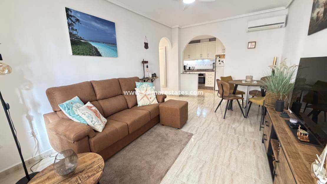 2 soverom Leilighet til salgs i Villamartin med svømmebasseng - € 219 000 (Ref: 10098954)