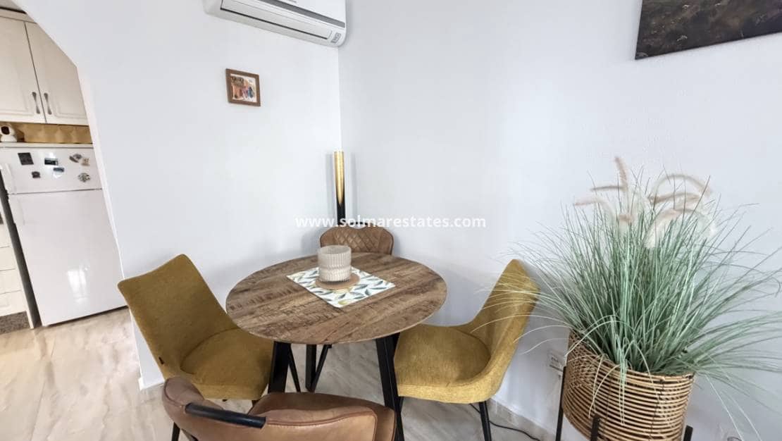 2 soverom Leilighet til salgs i Villamartin med svømmebasseng - € 219 000 (Ref: 10098954)