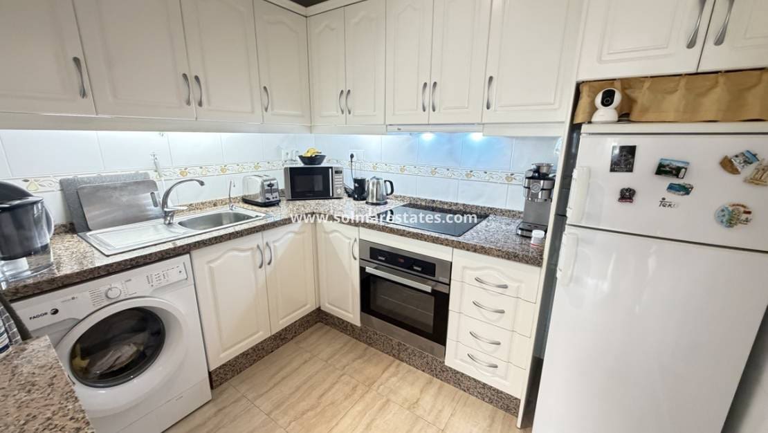 2 soverom Leilighet til salgs i Villamartin med svømmebasseng - € 219 000 (Ref: 10098954)