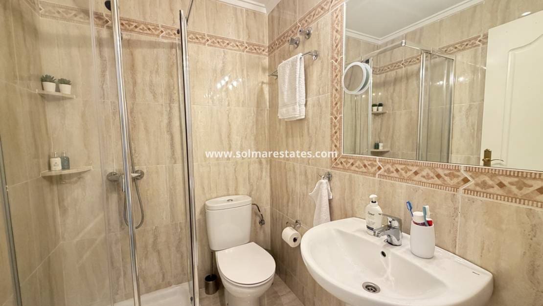 2 soverom Leilighet til salgs i Villamartin med svømmebasseng - € 219 000 (Ref: 10098954)