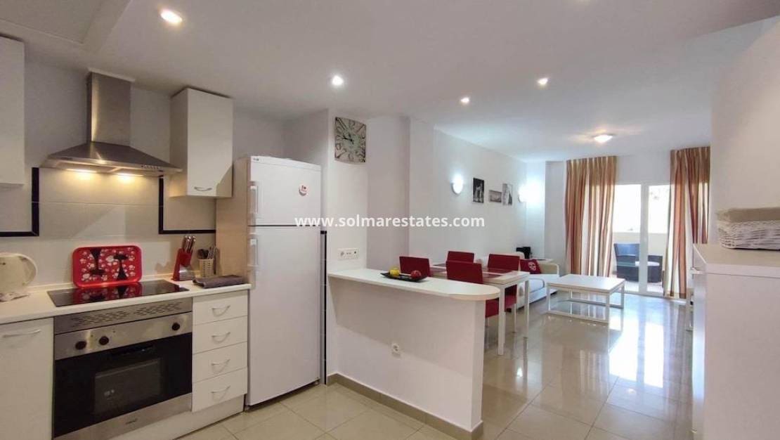 2 makuuhuone Huoneisto myytävänä paikassa Playa Flamenca mukana uima-altaan - 225 000 € (Ref: 10103518)