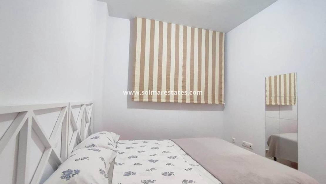 2 makuuhuone Huoneisto myytävänä paikassa Playa Flamenca mukana uima-altaan - 225 000 € (Ref: 10103518)