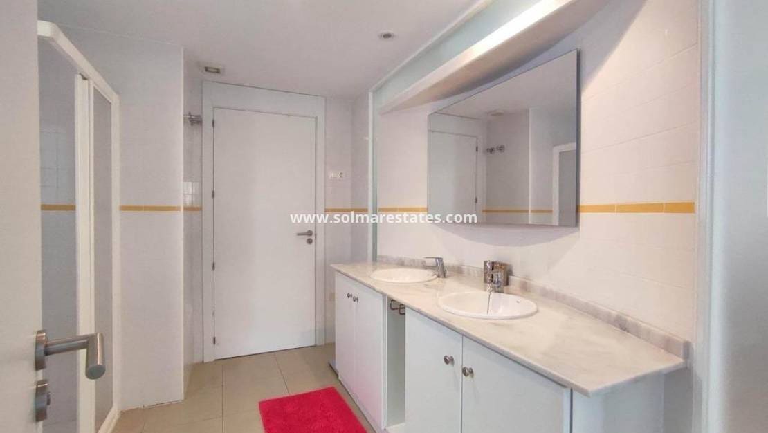 2 makuuhuone Huoneisto myytävänä paikassa Playa Flamenca mukana uima-altaan - 225 000 € (Ref: 10103518)