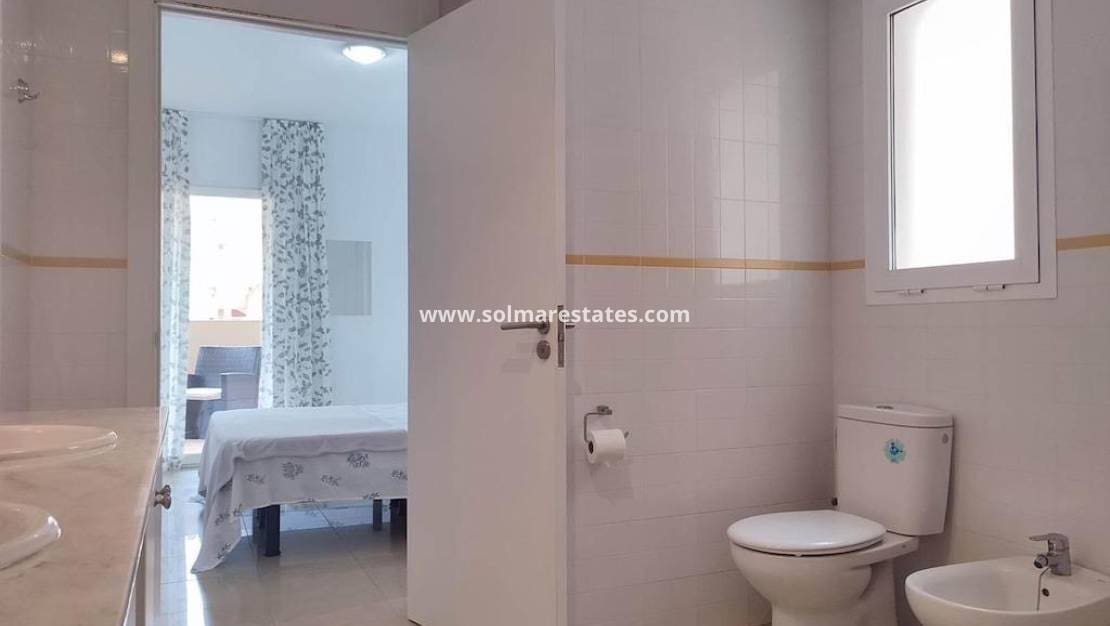 2 makuuhuone Huoneisto myytävänä paikassa Playa Flamenca mukana uima-altaan - 225 000 € (Ref: 10103518)