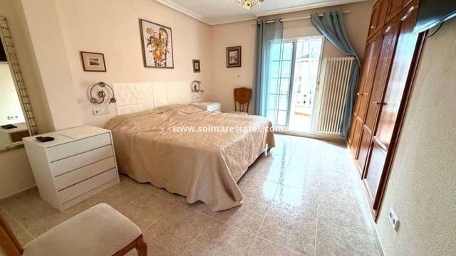 3 quarto Moradia para venda em Villamartin, Orihuela com piscina - 369 000 € (Ref: 10104285)