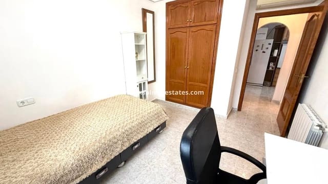 3 quarto Moradia para venda em Villamartin, Orihuela com piscina - 369 000 € (Ref: 10104285)