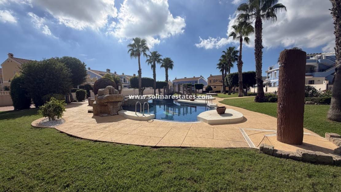 2 sovrum Lägenhet till salu i Cabo Roig med pool - 205 000 € (Ref: 10104286)