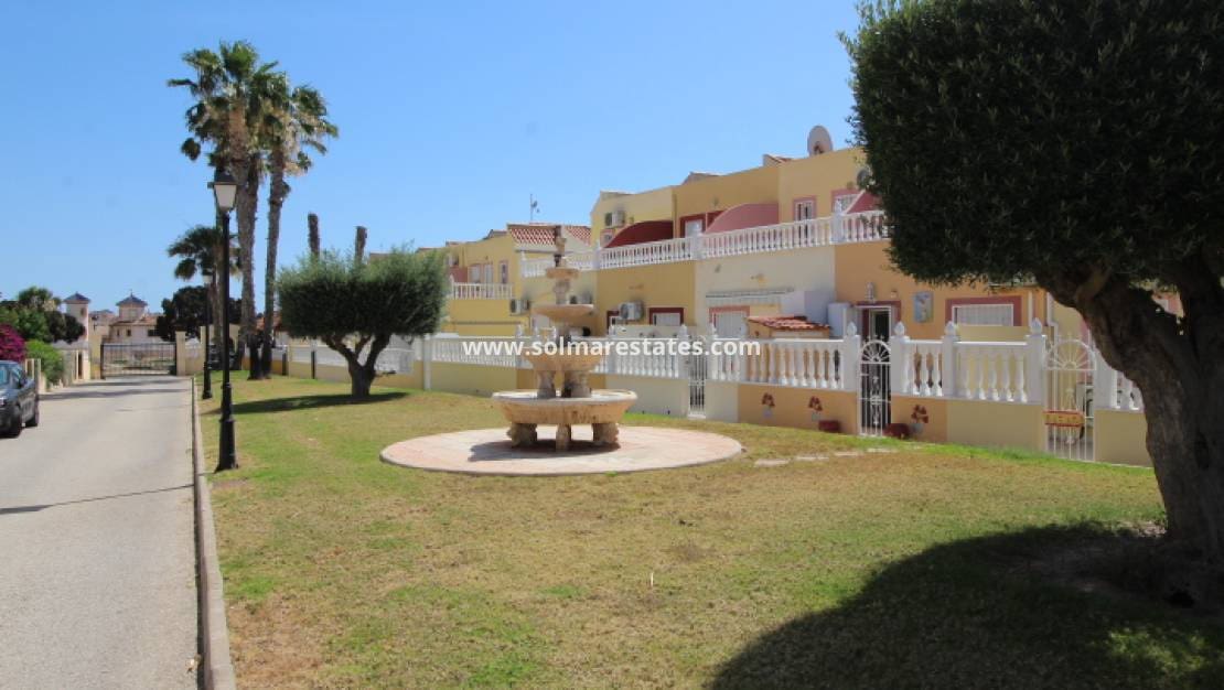 2 sovrum Lägenhet till salu i Cabo Roig med pool - 169 000 € (Ref: 10104287)