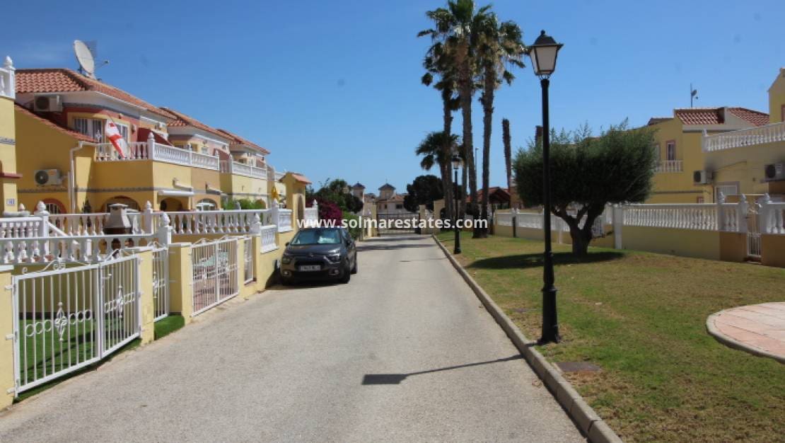 2 sovrum Lägenhet till salu i Cabo Roig med pool - 169 000 € (Ref: 10104287)