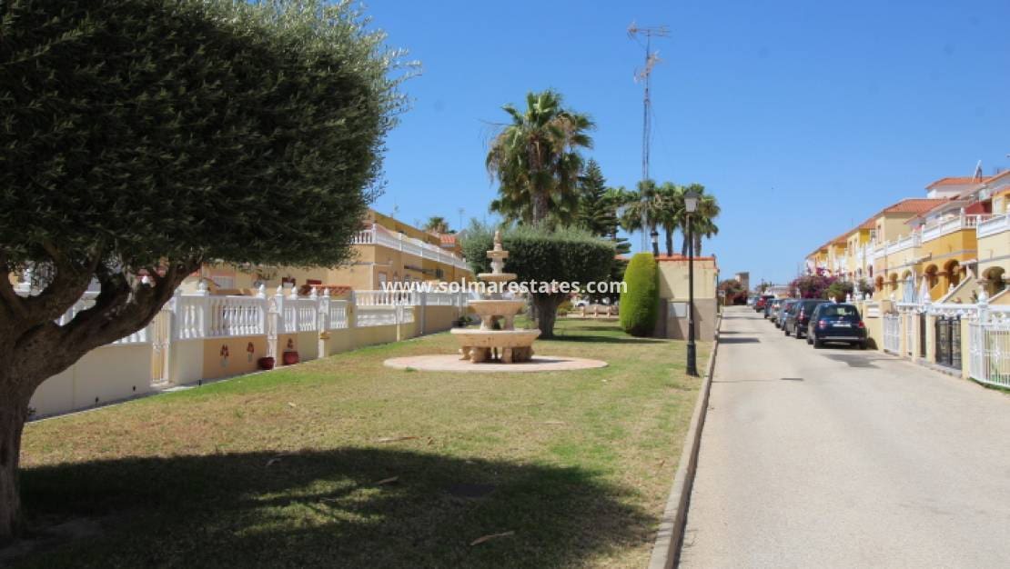2 sovrum Lägenhet till salu i Cabo Roig med pool - 169 000 € (Ref: 10104287)