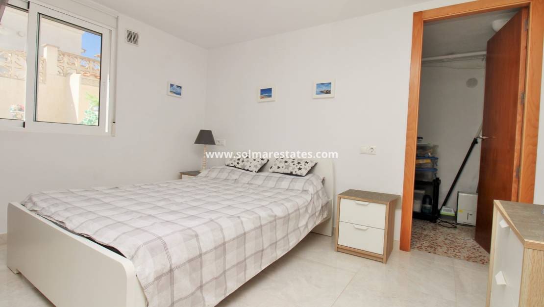 4 sovrum Villa till salu i Villamartin med pool garage - 379 995 € (Ref: 10111852)