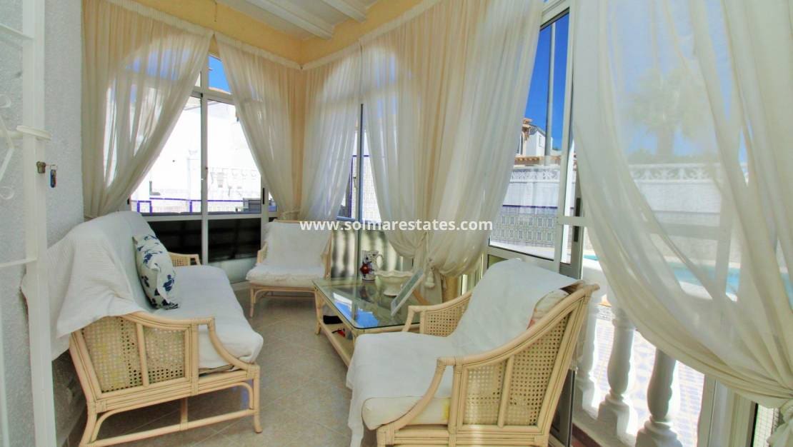4 sovrum Villa till salu i Villamartin med pool garage - 379 995 € (Ref: 10111852)