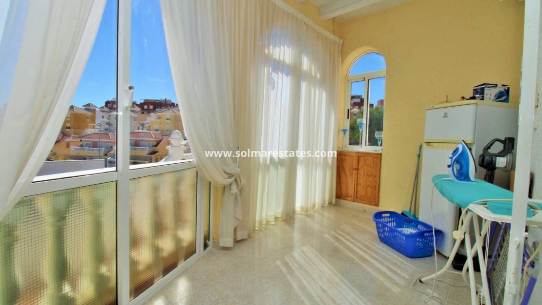 4 sovrum Villa till salu i Villamartin med pool garage - 379 995 € (Ref: 10111852)