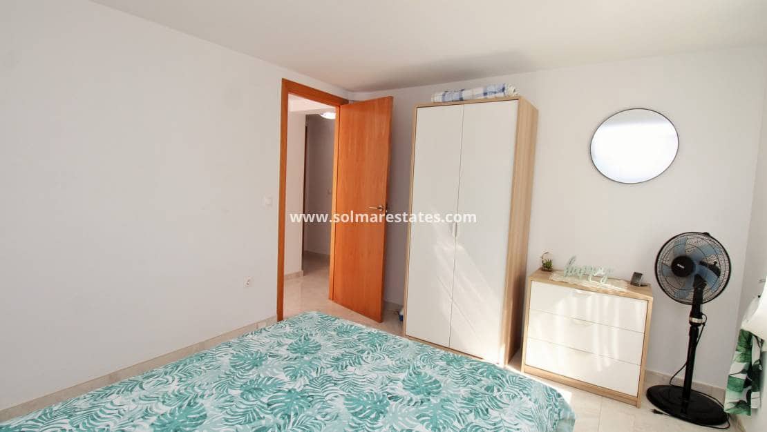 4 sovrum Villa till salu i Villamartin med pool garage - 379 995 € (Ref: 10111852)