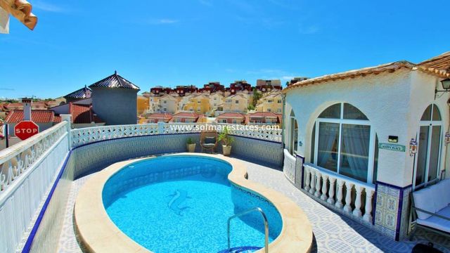 4 sovrum Villa till salu i Villamartin, Orihuela med pool garage - 379 995 € (Ref: 10111852)